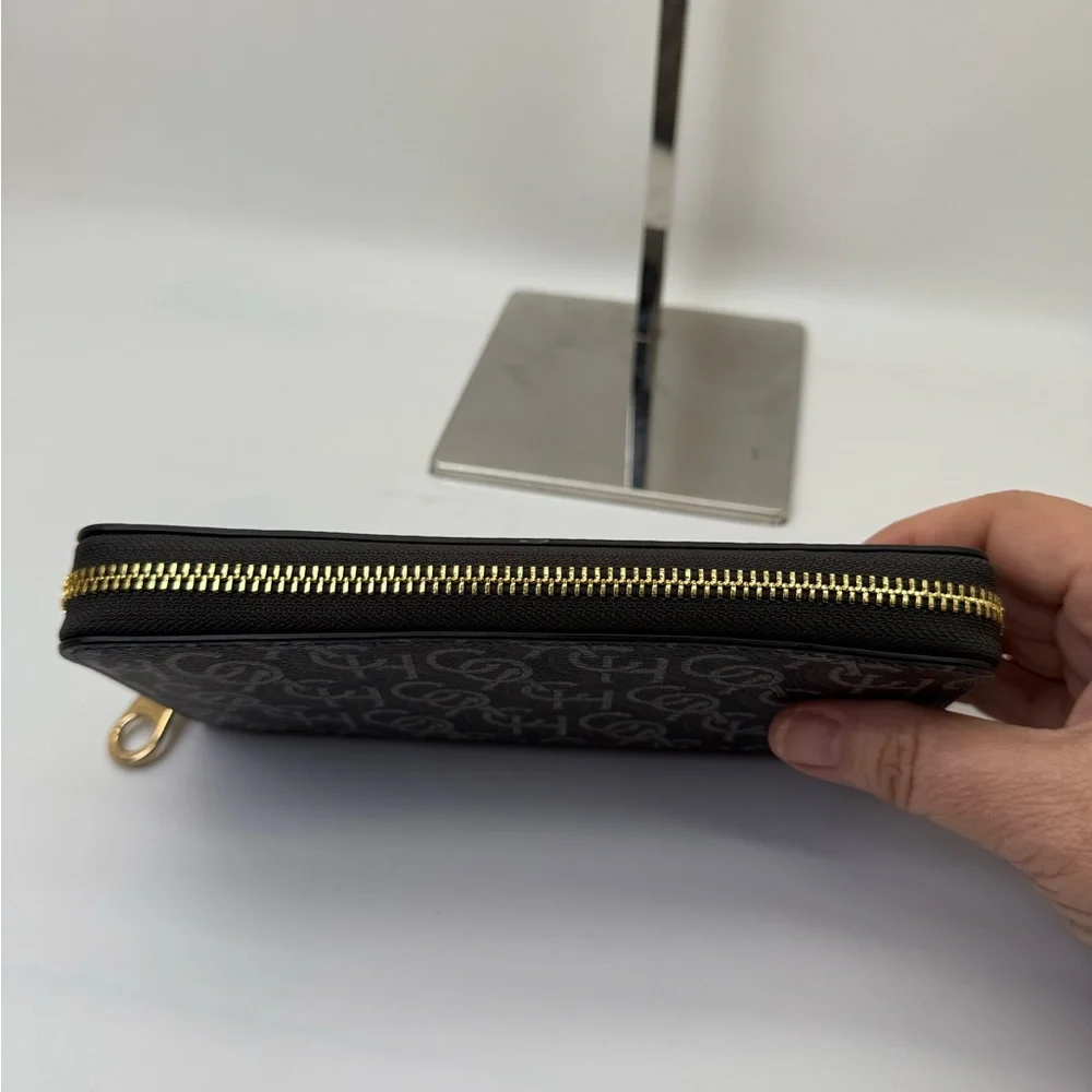 Coach Signature Long Zip-Around Wallet‎ in Brown / Red